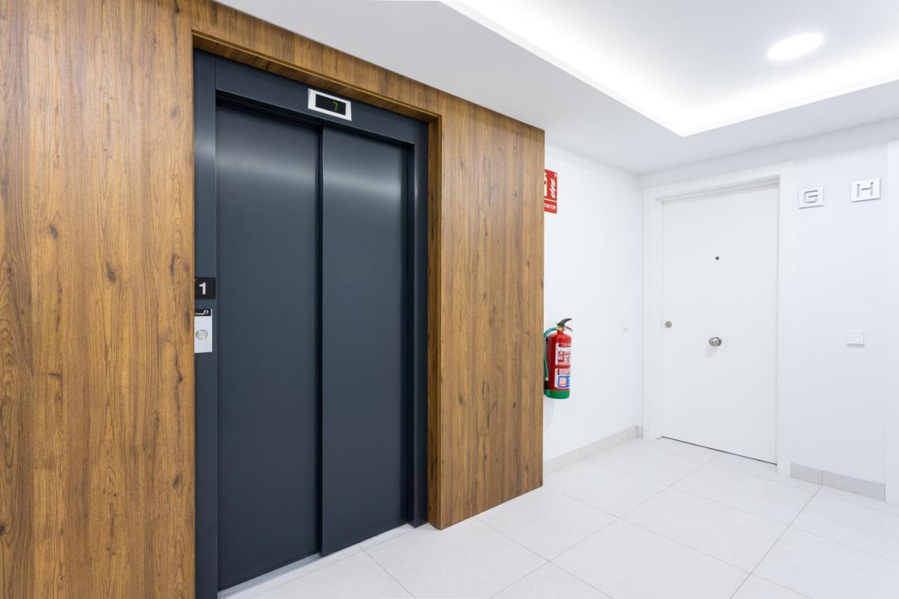 Blue Infinity Luxury Apartment By Ghr Rentals Естепона Екстериор снимка