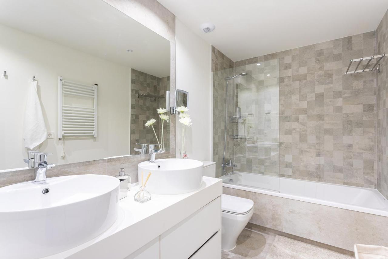 Blue Infinity Luxury Apartment By Ghr Rentals Естепона Екстериор снимка