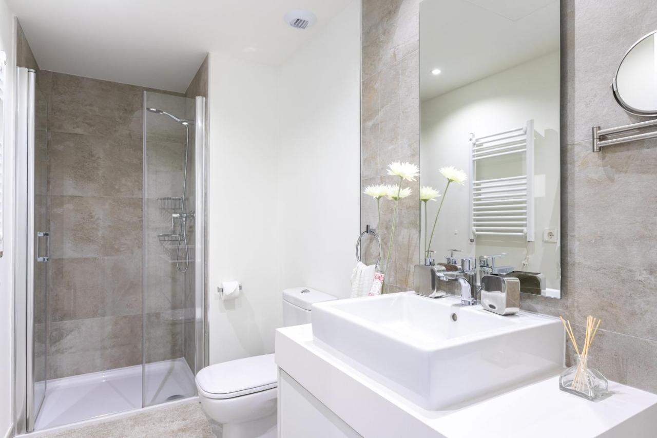 Blue Infinity Luxury Apartment By Ghr Rentals Естепона Екстериор снимка